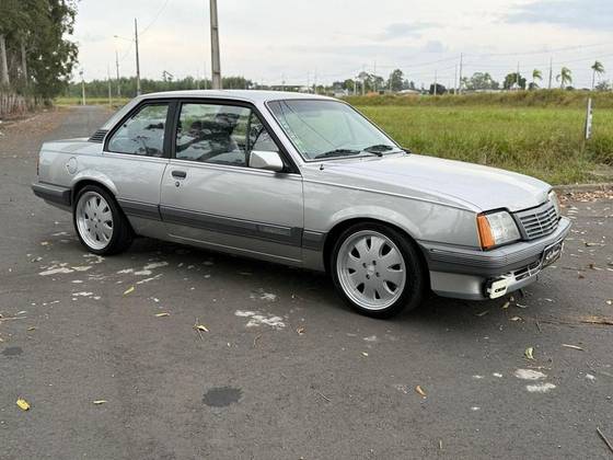 CHEVROLET MONZA 1.8 8V GASOLINA 2P MANUAL CHEVROLET MONZA 1.8 8V GASOLINA 2P MANUAL